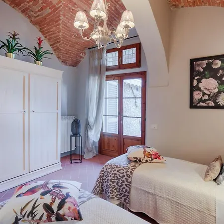 Chianti, Your Secret 4 Bedrooms Retreat With View Over The Vineyards In * Marcialla