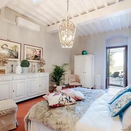 Chianti, Your Secret 4 Bedrooms Retreat With View Over The Vineyards In Villa Marcialla