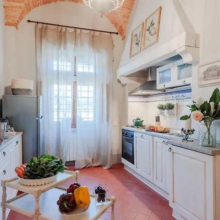 Villa Chianti, Your Secret 4 Bedrooms Retreat With View Over The Vineyards In